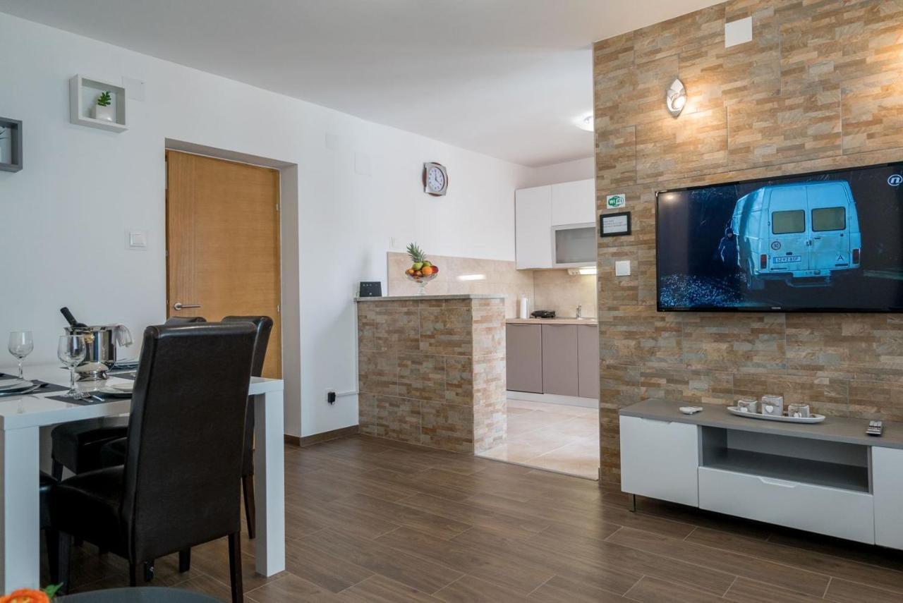 Anteo Free Parking Apartmán *